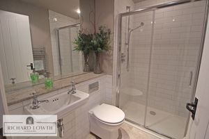 Ensuite Shower Room- click for photo gallery